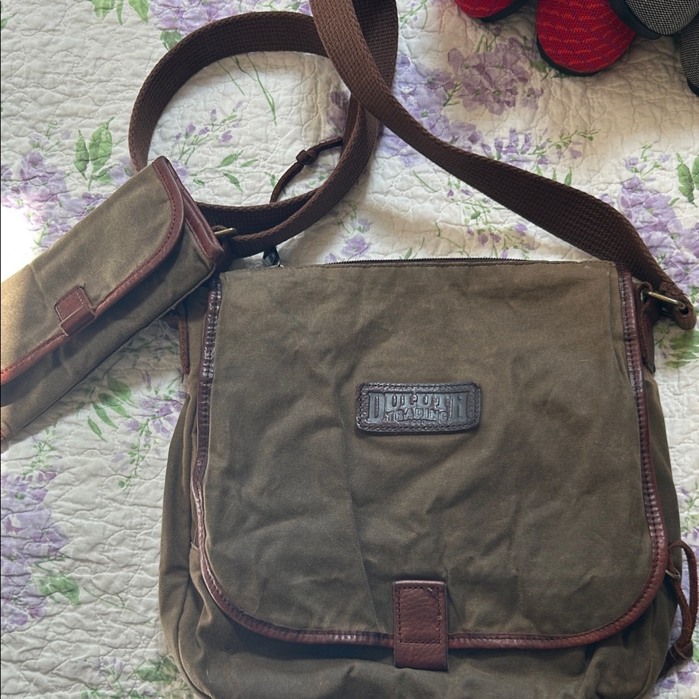Duluth Trading Co Olive and Brown Messenger Bag with matching wallet